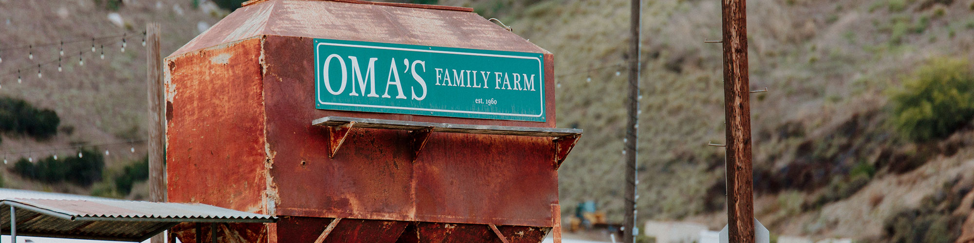 Omas Family Farm Sign
